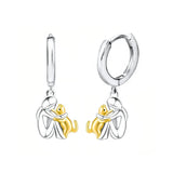 Cat Hug Earring (Round Clasp)