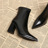 Libby - The Perfect Balance of Sophistication and Comfort